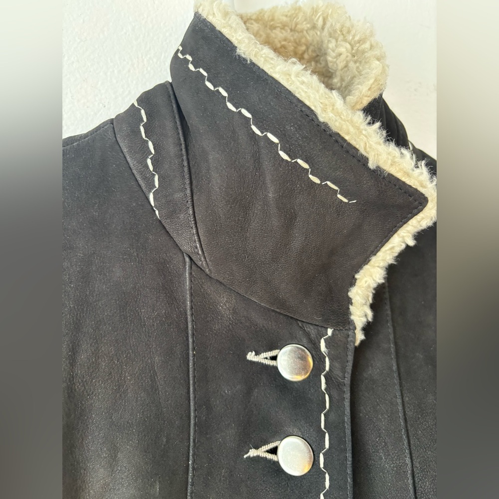 Tristant & Iseut - Black Suede Jacket with Shearling Collar - Picture 8 of 11